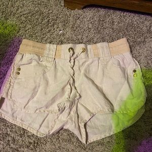 Love | tree cream shorts